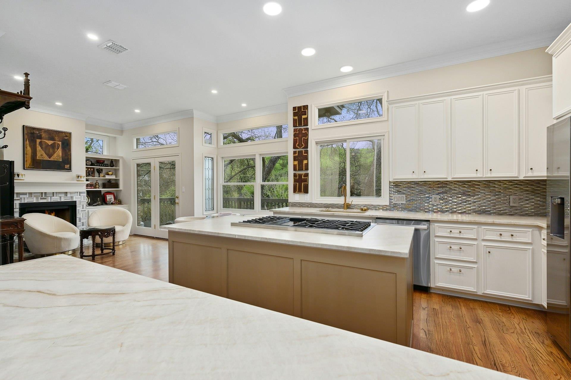 2712 Hillview Green Lane Austin TX 78703