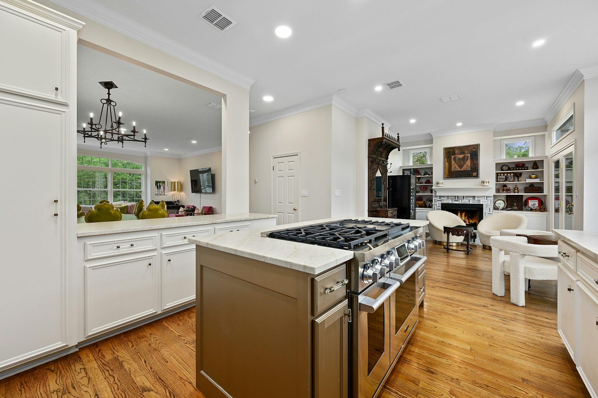 2712 Hillview Green Lane Austin TX 78703