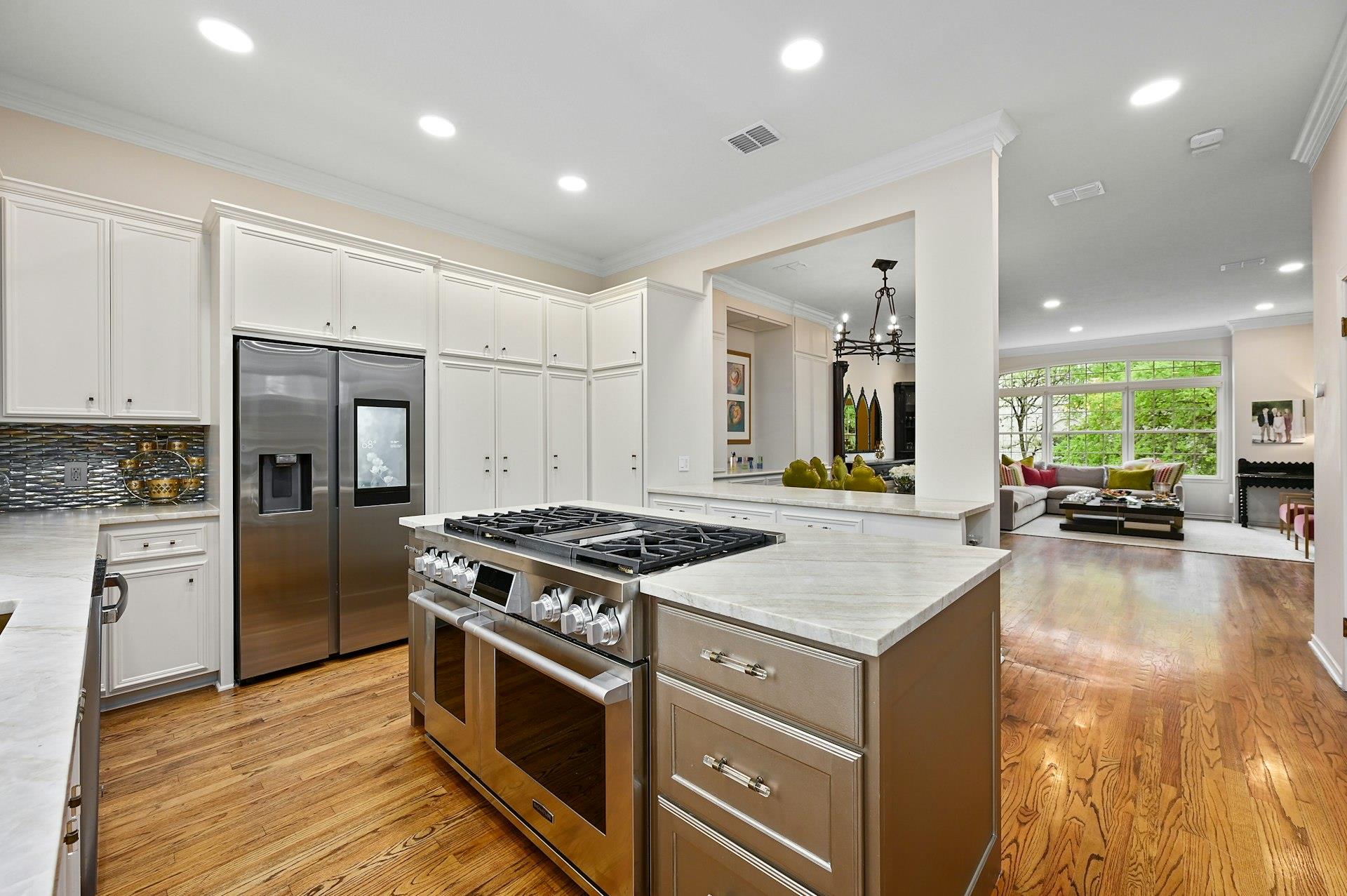 2712 Hillview Green Lane Austin TX 78703