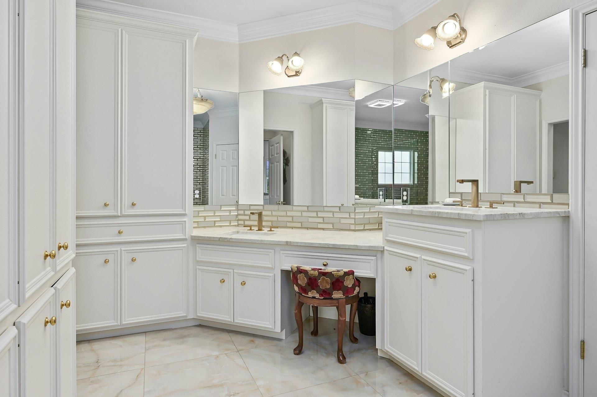 2712 Hillview Green Lane Austin TX 78703