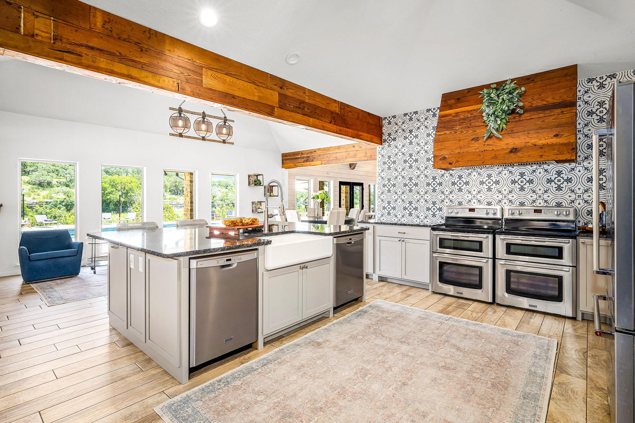 871 Chimney Valley Road Blanco TX 78606