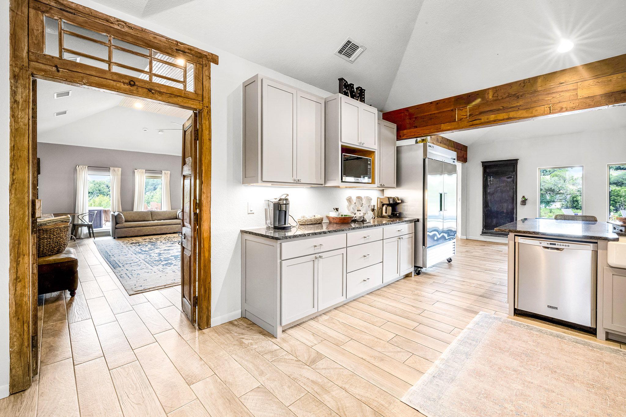 871 Chimney Valley Road Blanco TX 78606