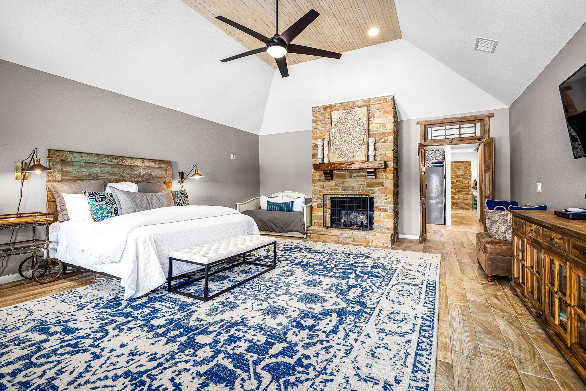 871 Chimney Valley Road Blanco TX 78606
