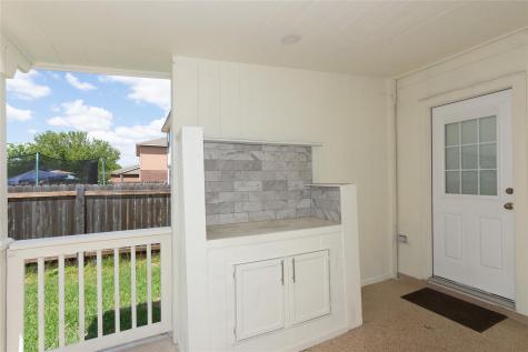 223 Herrera Trail Hutto TX 78634
