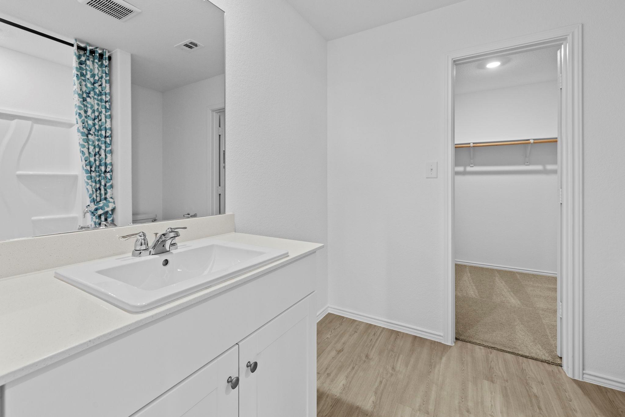 13216 Eastland Drive Mustang Ridge TX 78610