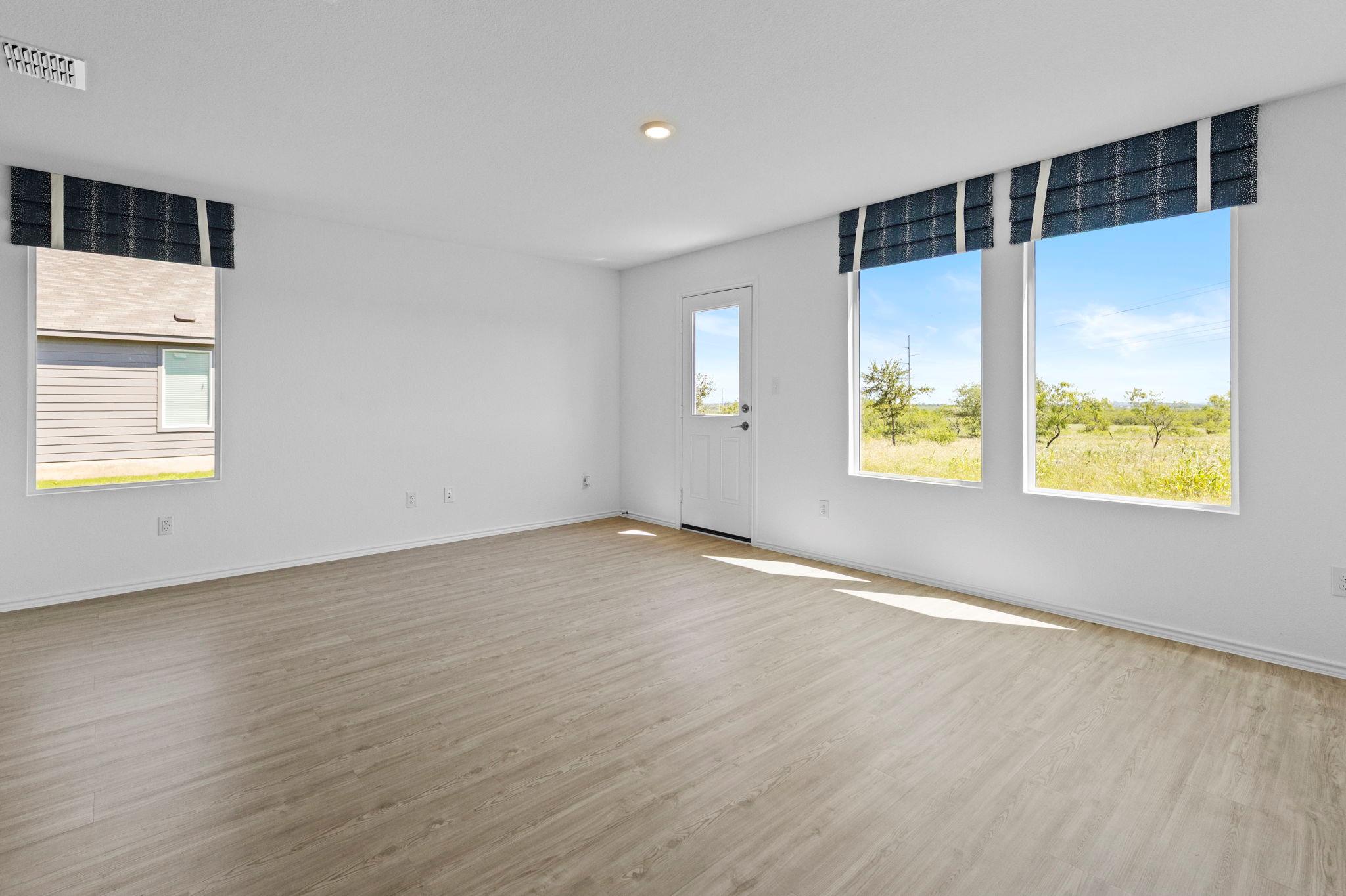 13216 Eastland Drive Mustang Ridge TX 78610