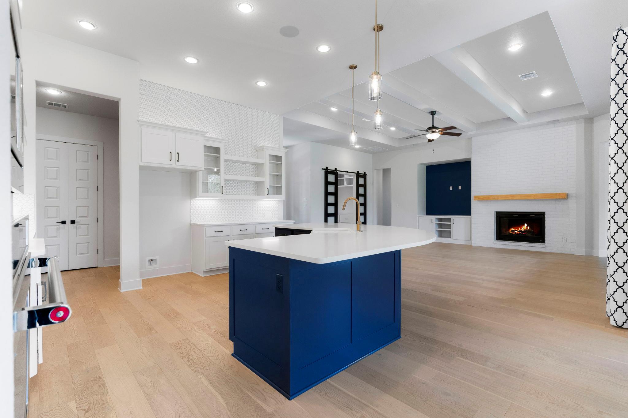 105 Council Oak Court Spicewood TX 78669