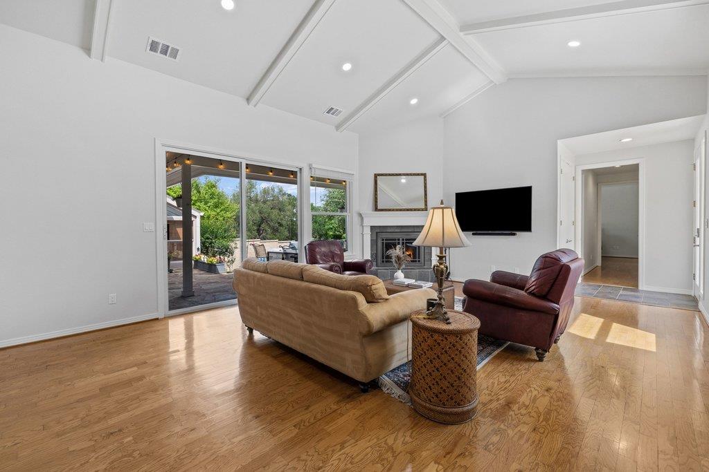 109 Double Eagle Drive Austin TX 78738
