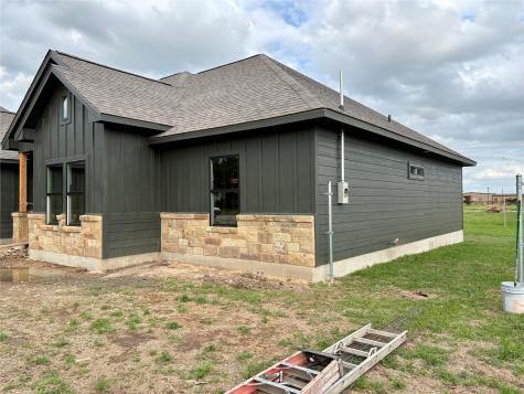 330 Cactus Street Giddings TX 78942