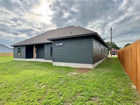 330 Cactus Street Giddings TX 78942