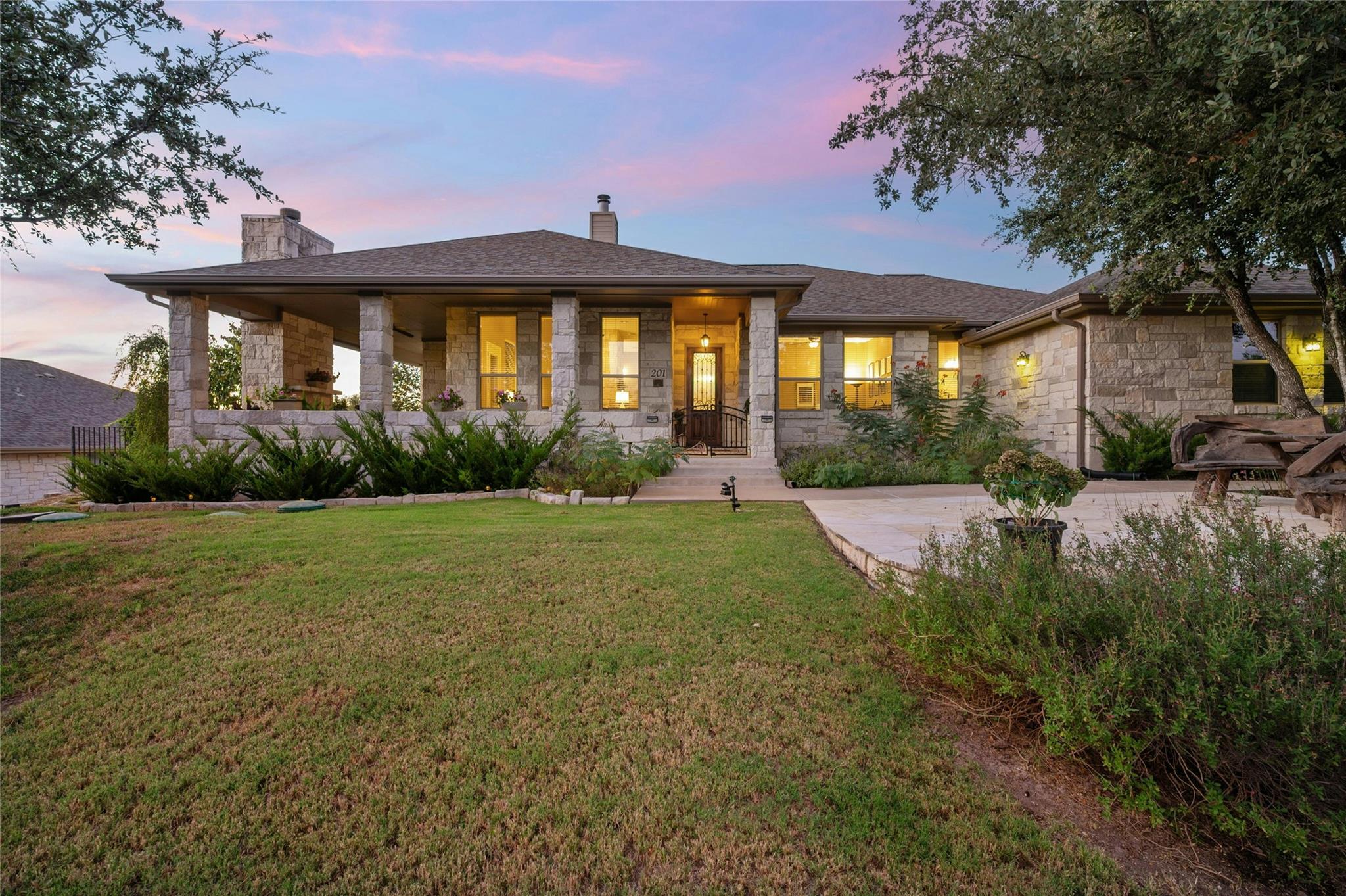 201 Greenridge Lane Dripping Springs TX 78620