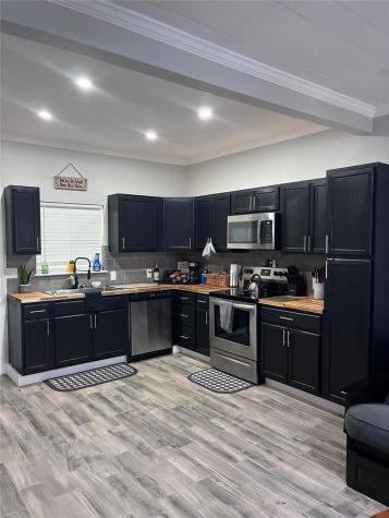 1135 Red Fox Road La Grange TX 78945