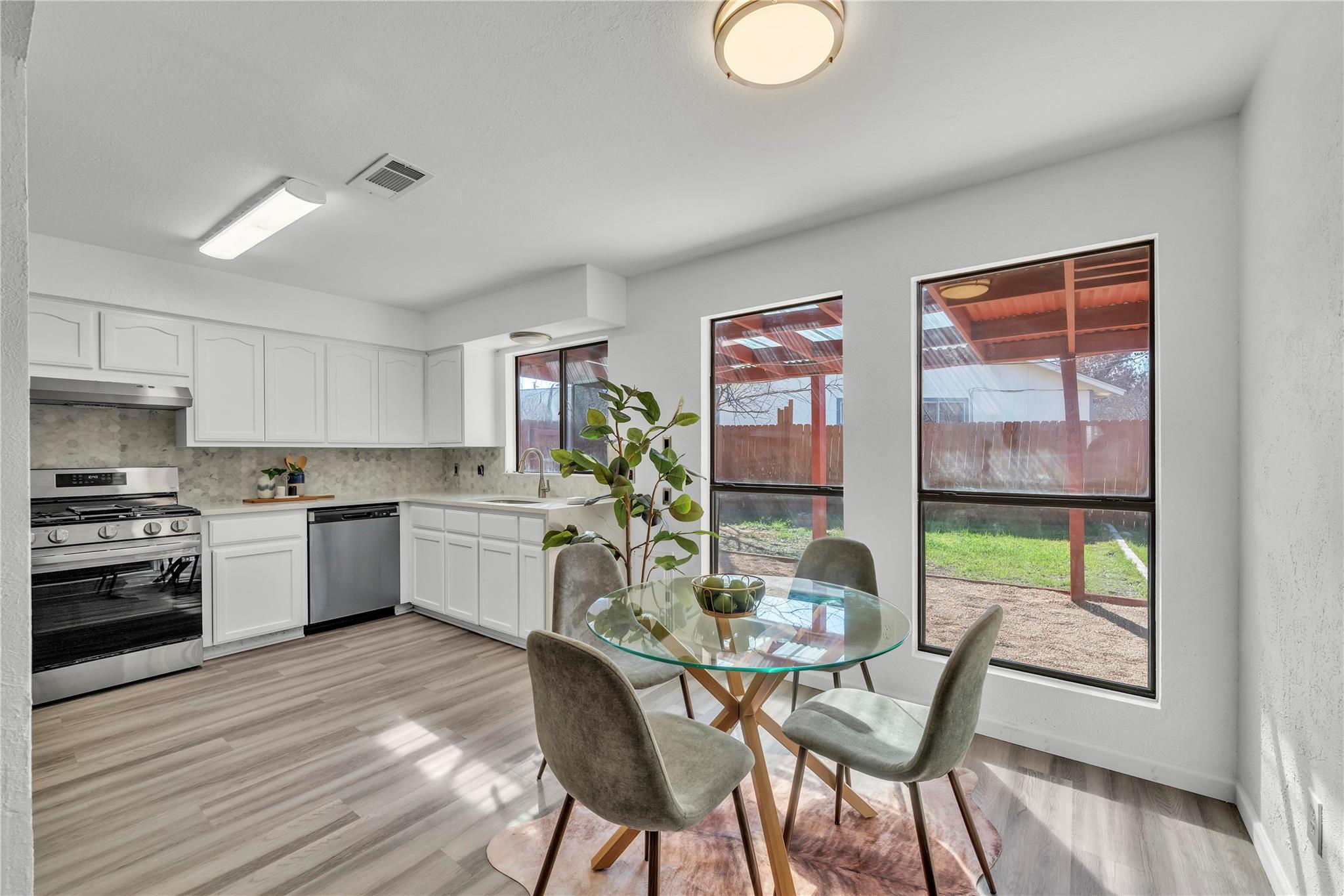 1800 Tamra Court Round Rock TX 78681