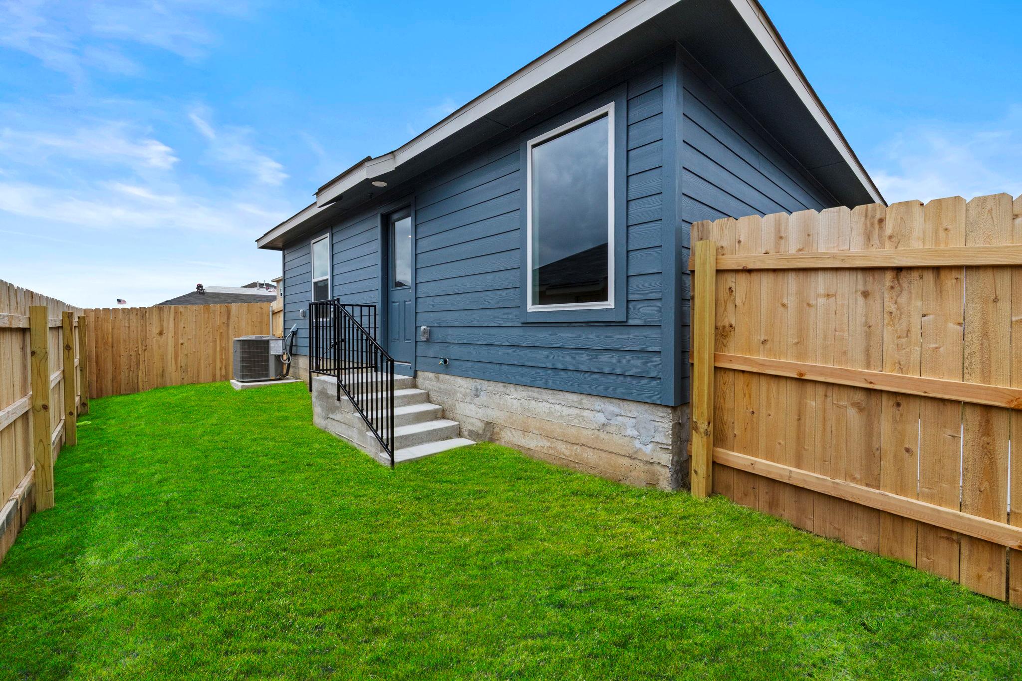 196 Surrey Oaks Maxwell TX 78656