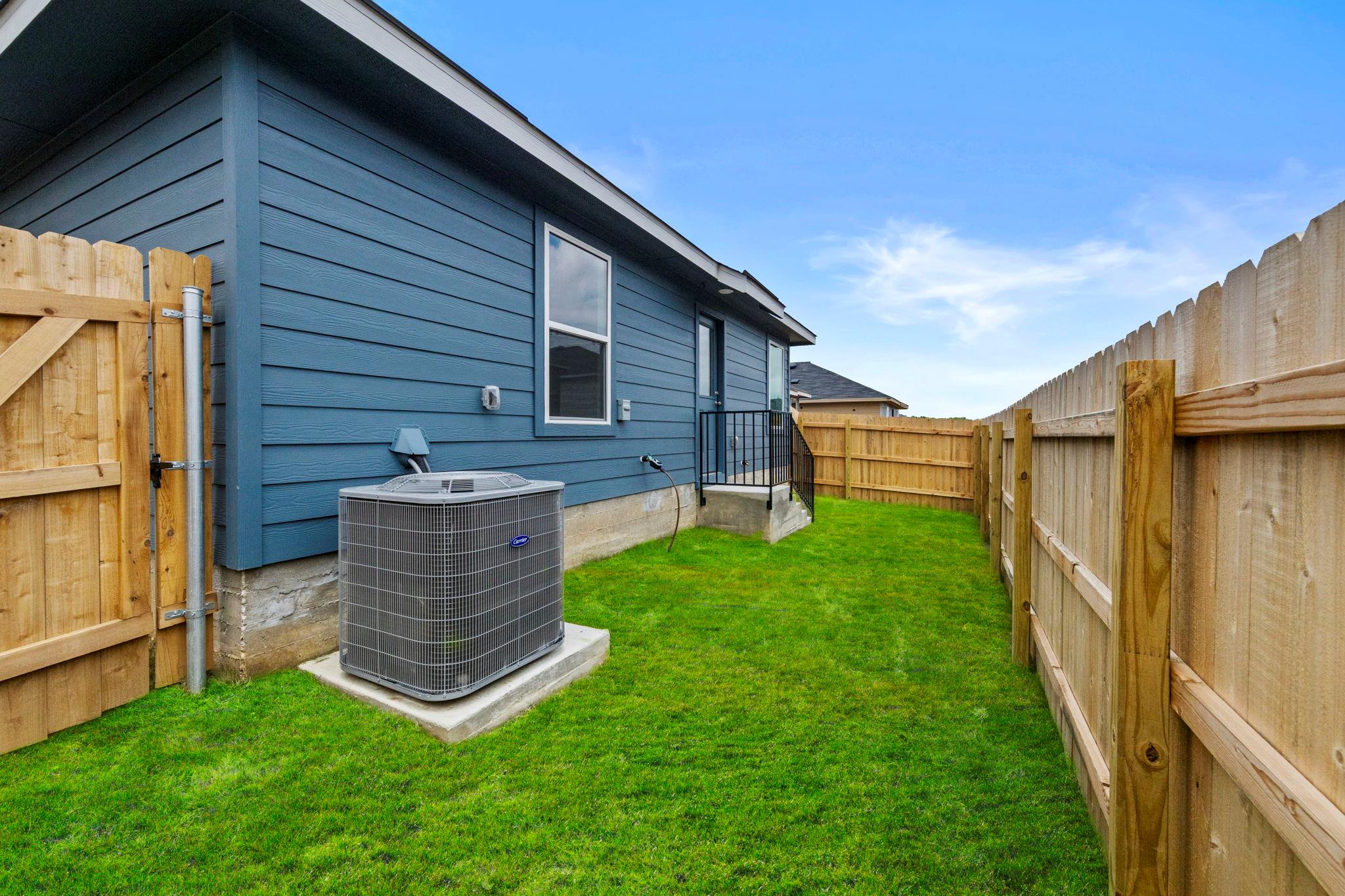 196 Surrey Oaks Maxwell TX 78656