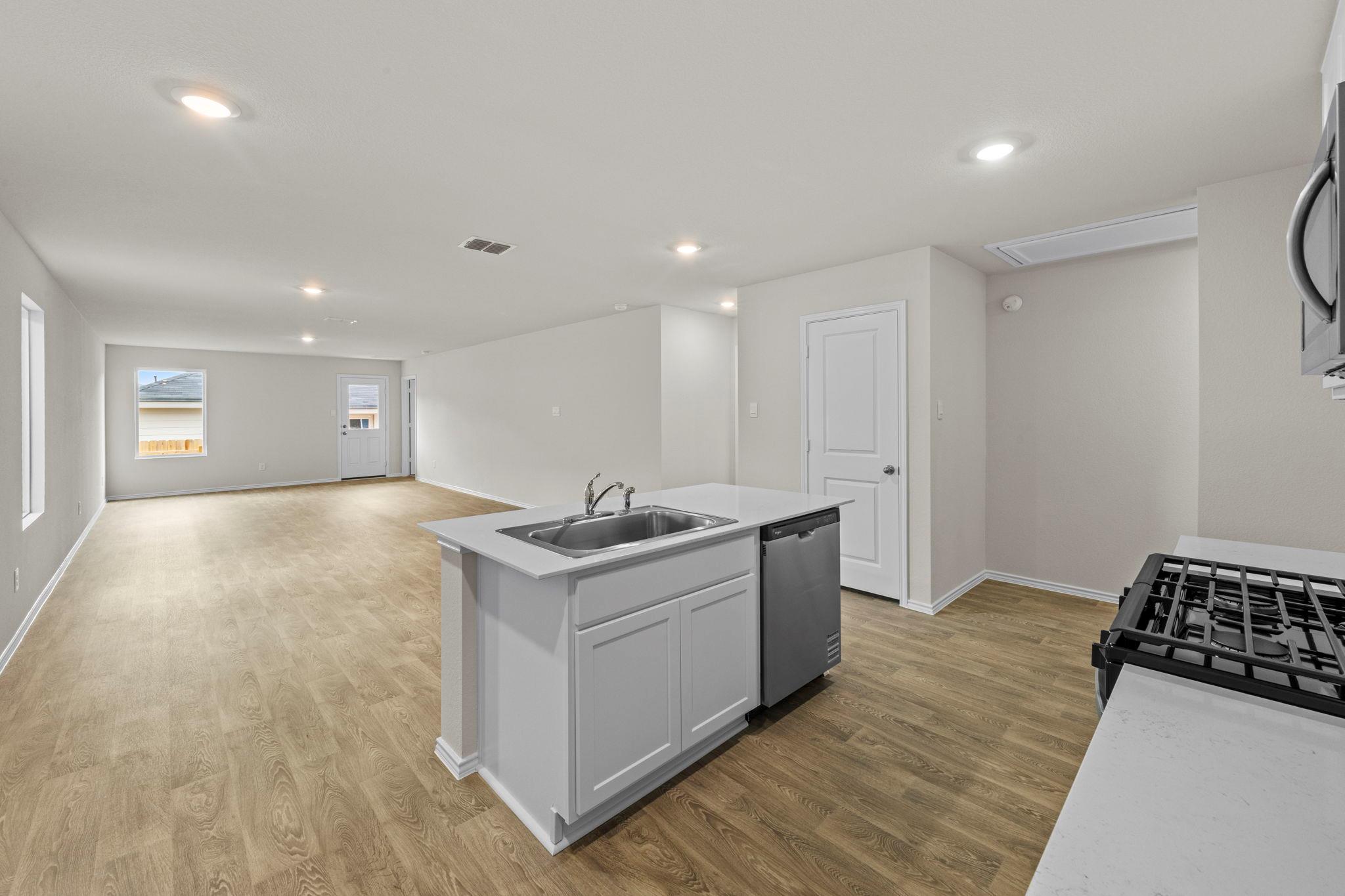 196 Surrey Oaks Maxwell TX 78656