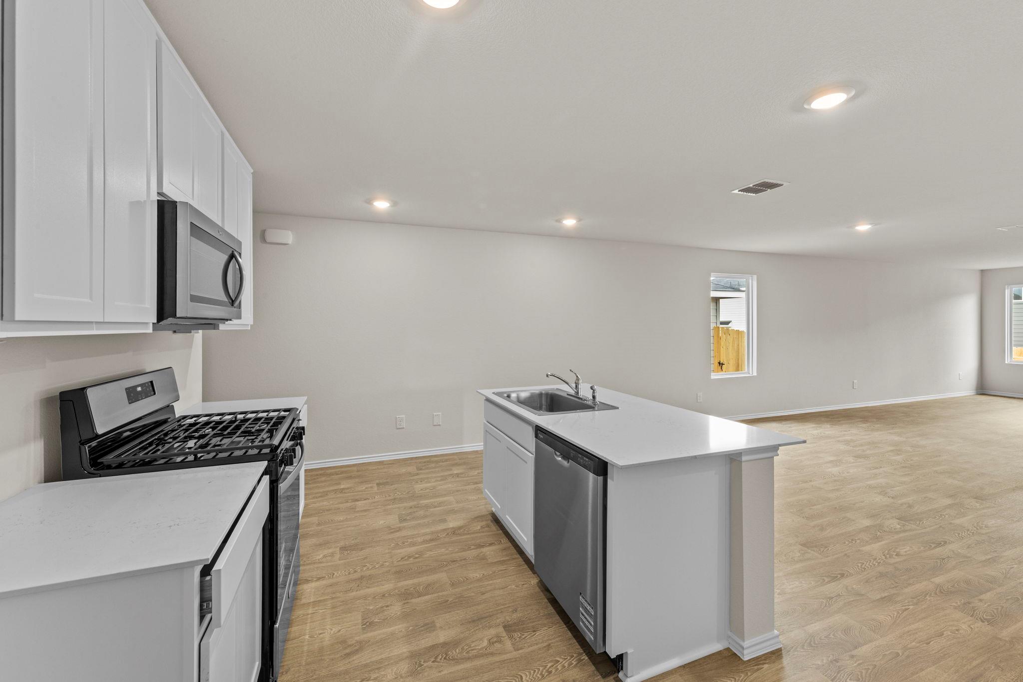 196 Surrey Oaks Maxwell TX 78656