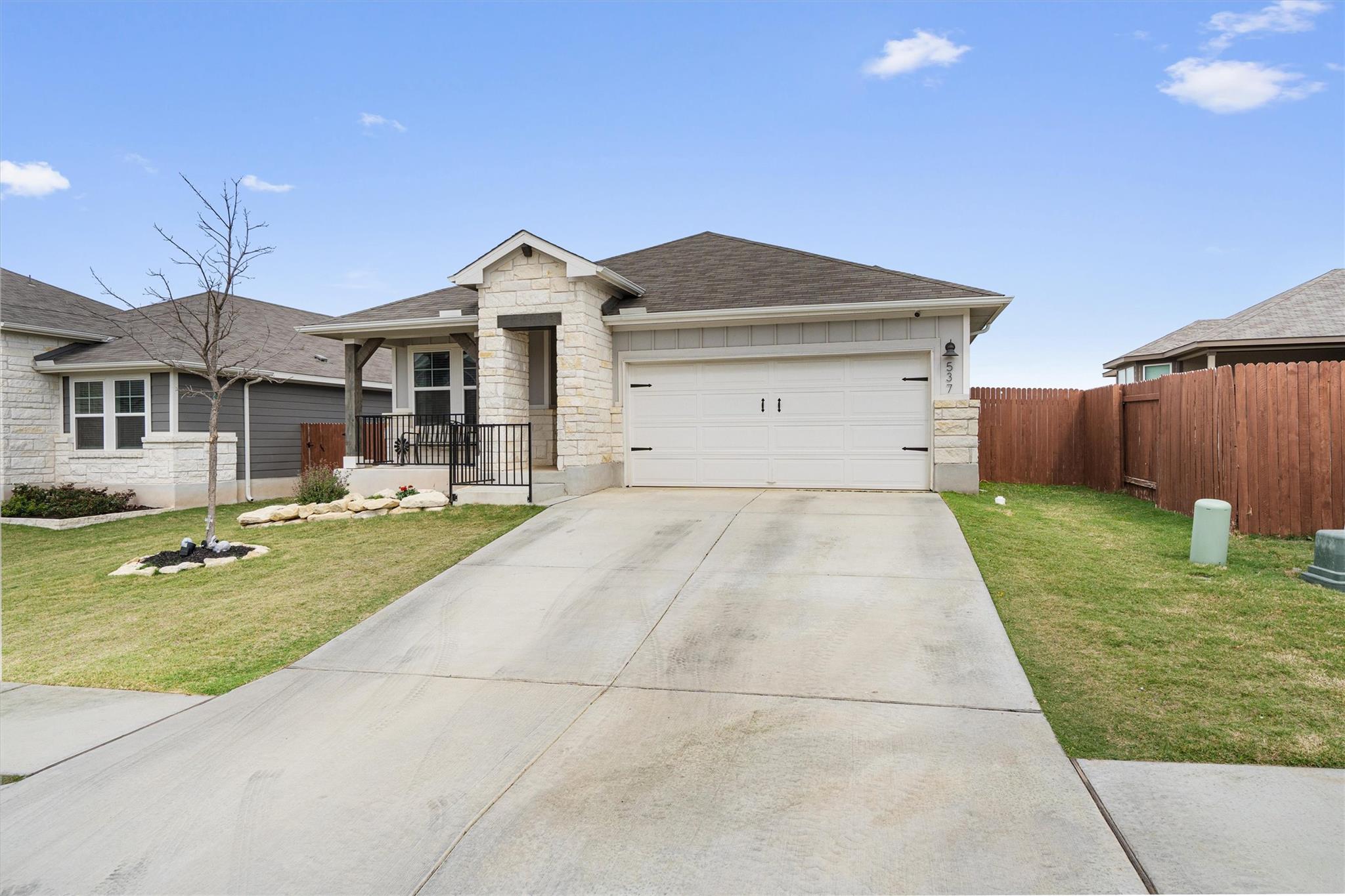 537 Loriner Way Liberty Hill TX 78642