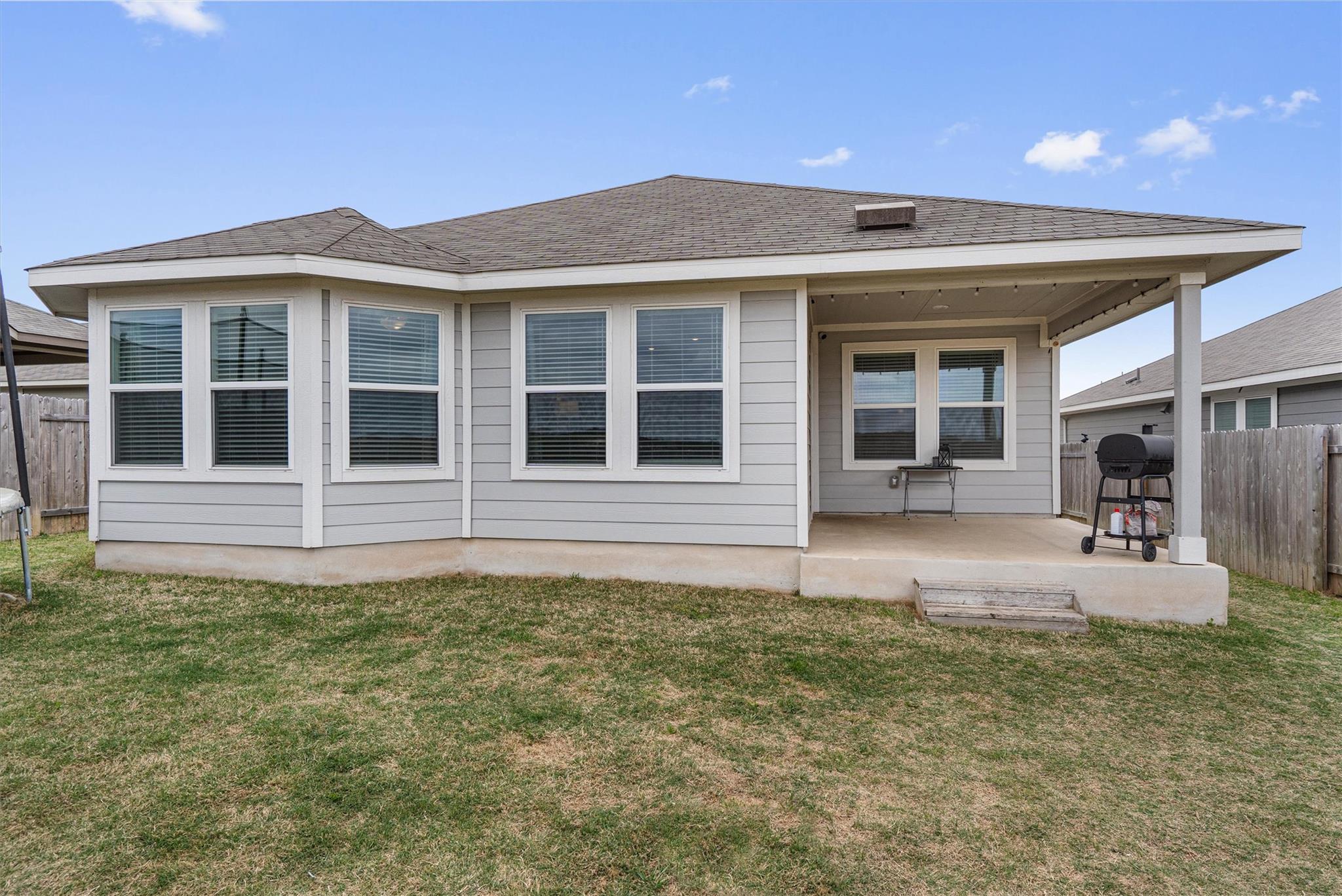 537 Loriner Way Liberty Hill TX 78642
