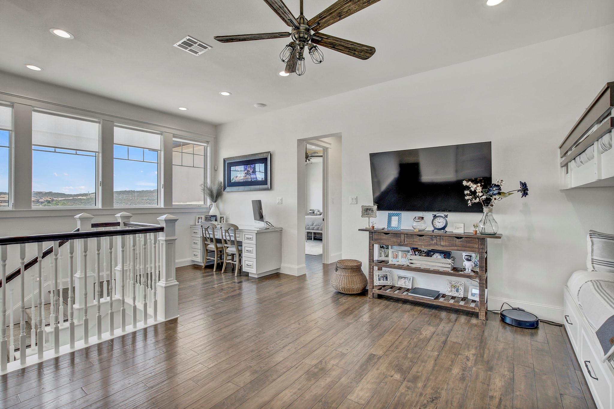102 Canyon Turn Trail Austin TX 78734
