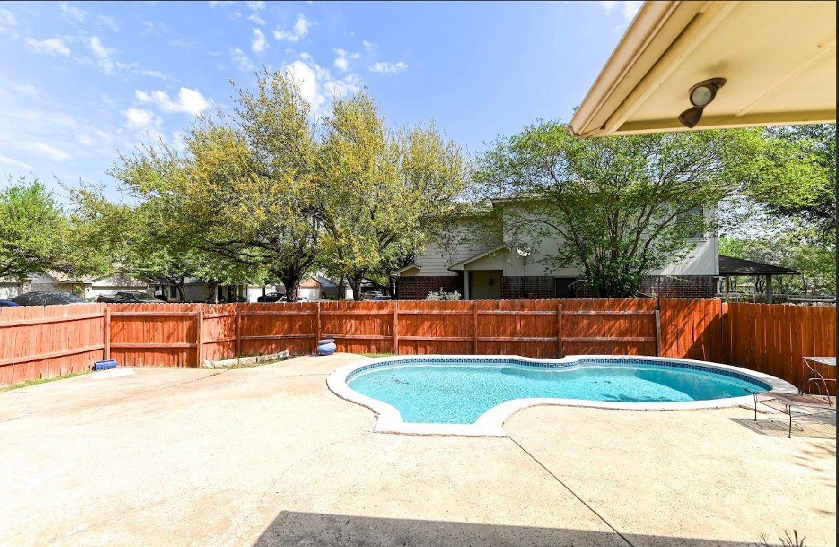 1416 Roxannes Run Pflugerville TX 78660