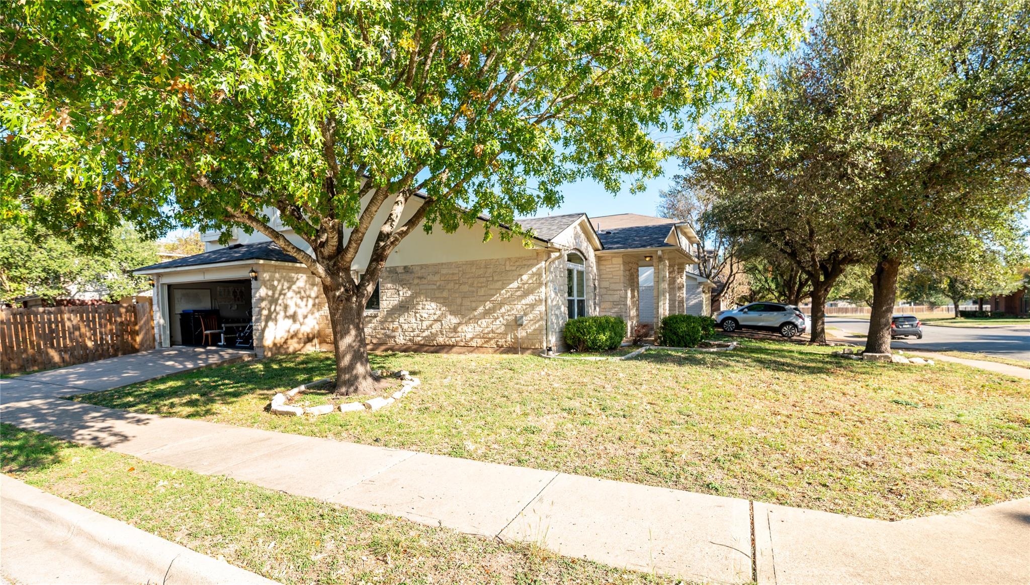 1416 Roxannes Run Pflugerville TX 78660