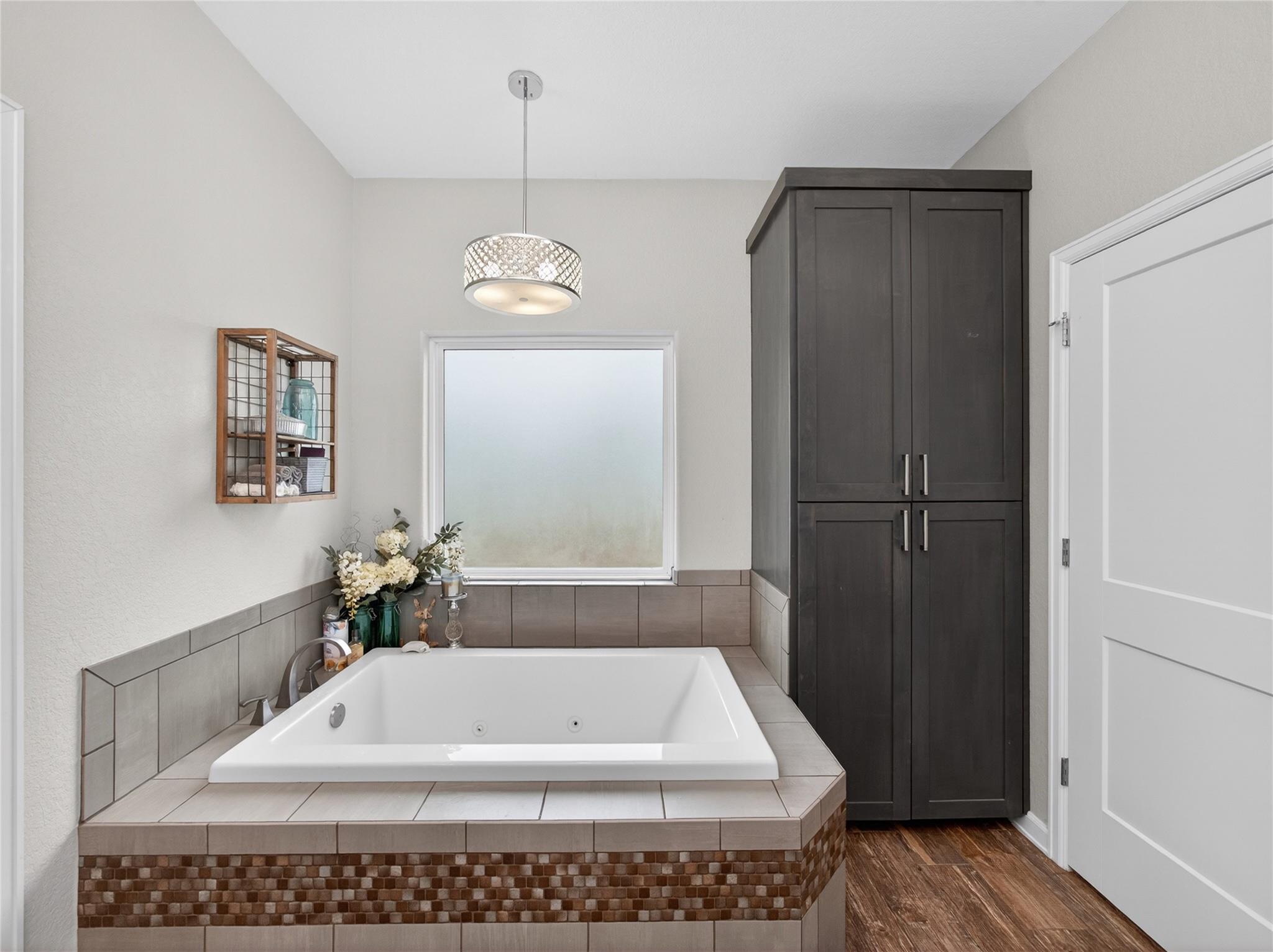 494 Flash Circle Luling TX 78648