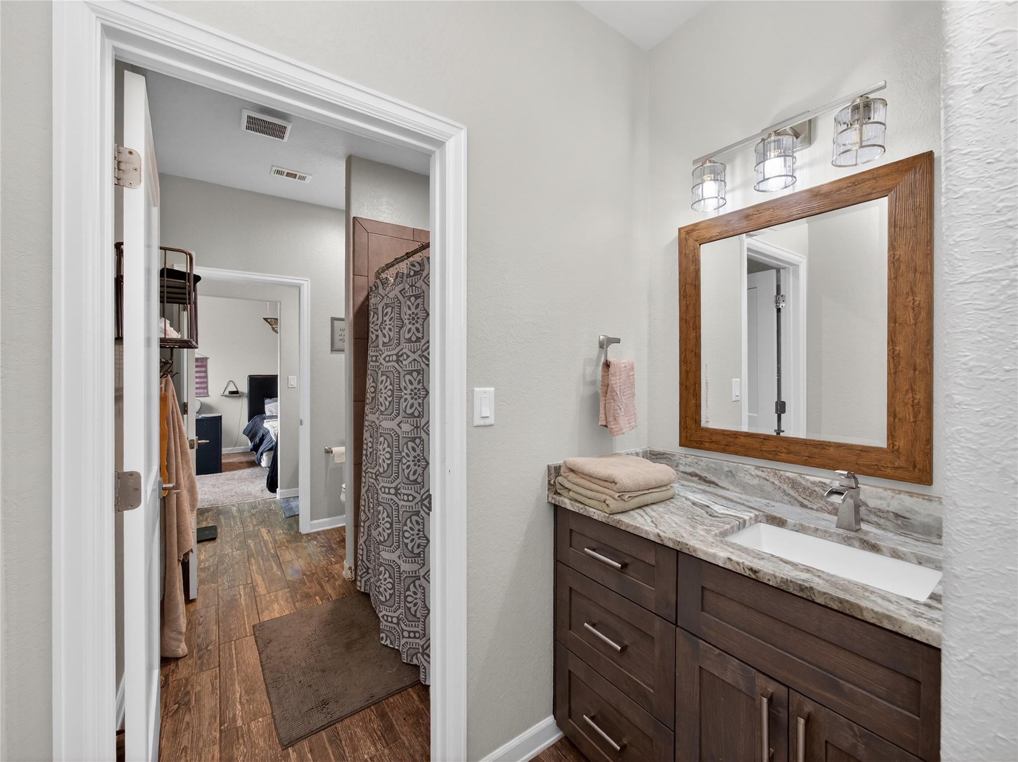 494 Flash Circle Luling TX 78648
