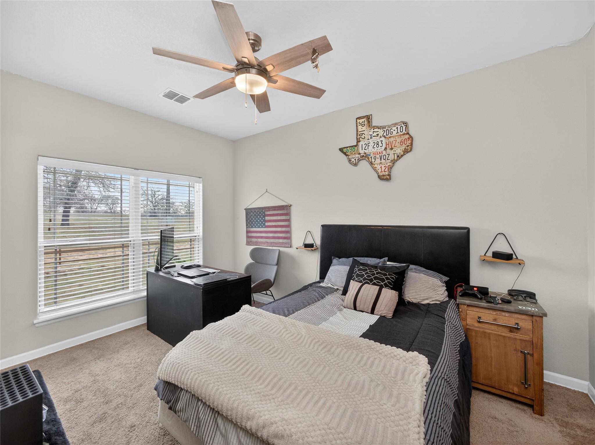 494 Flash Circle Luling TX 78648