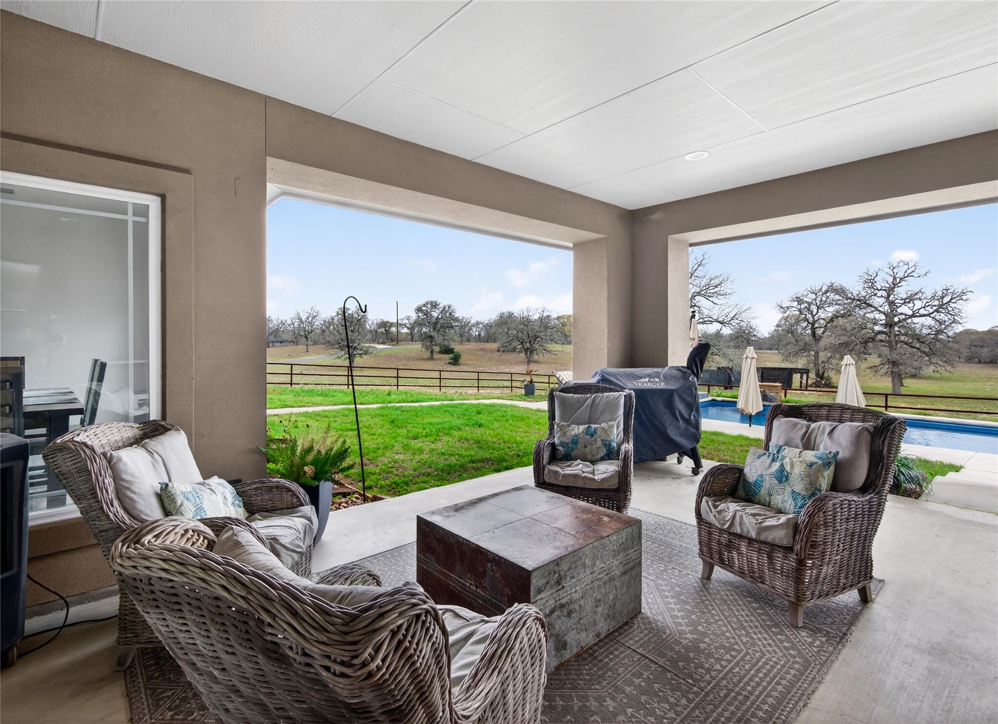 494 Flash Circle Luling TX 78648