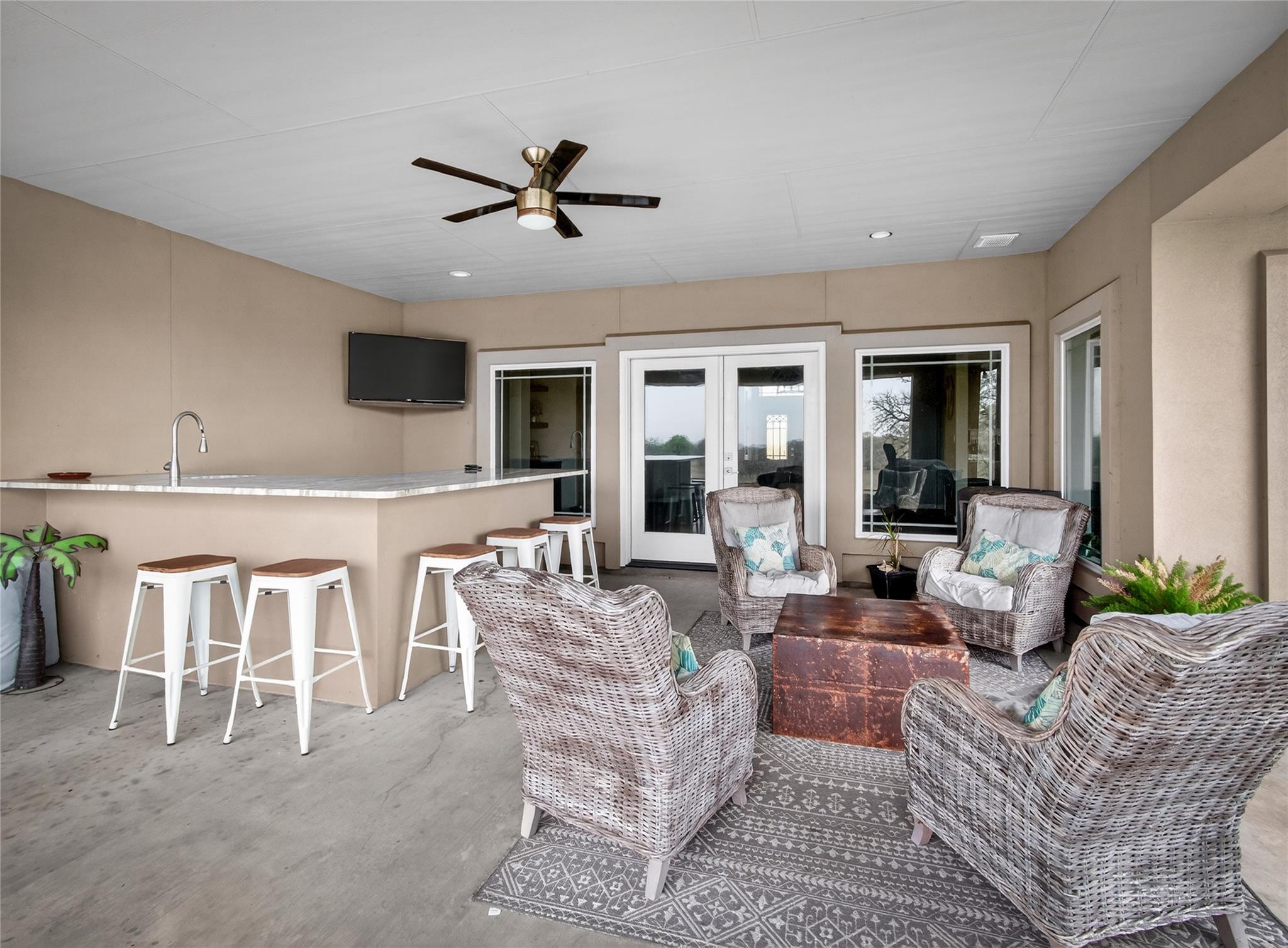 494 Flash Circle Luling TX 78648