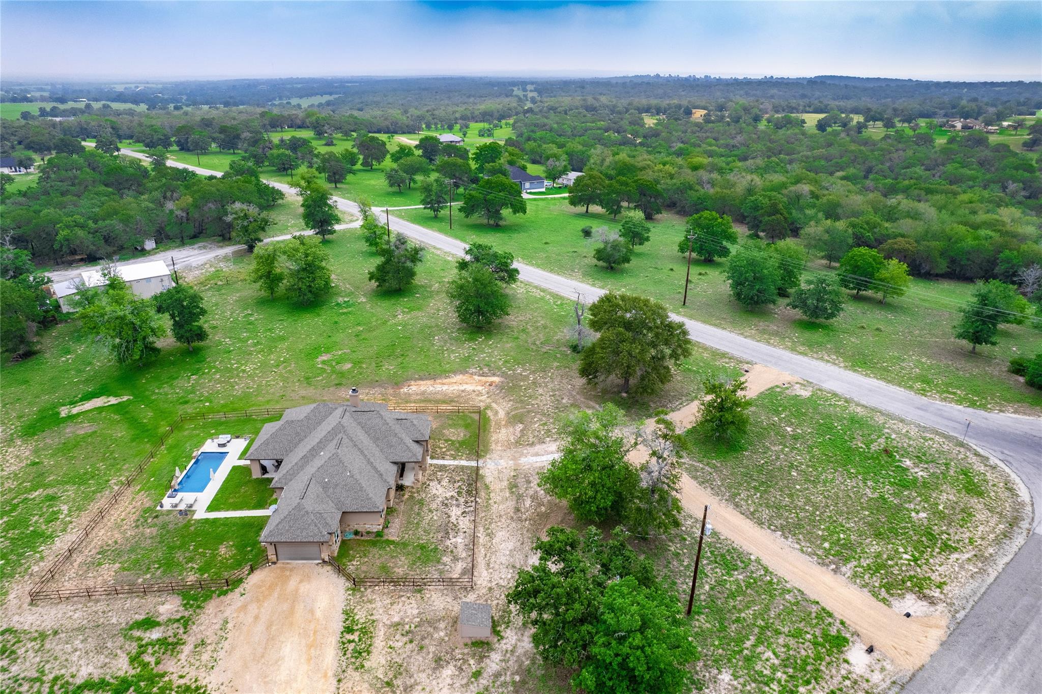 494 Flash Circle Luling TX 78648