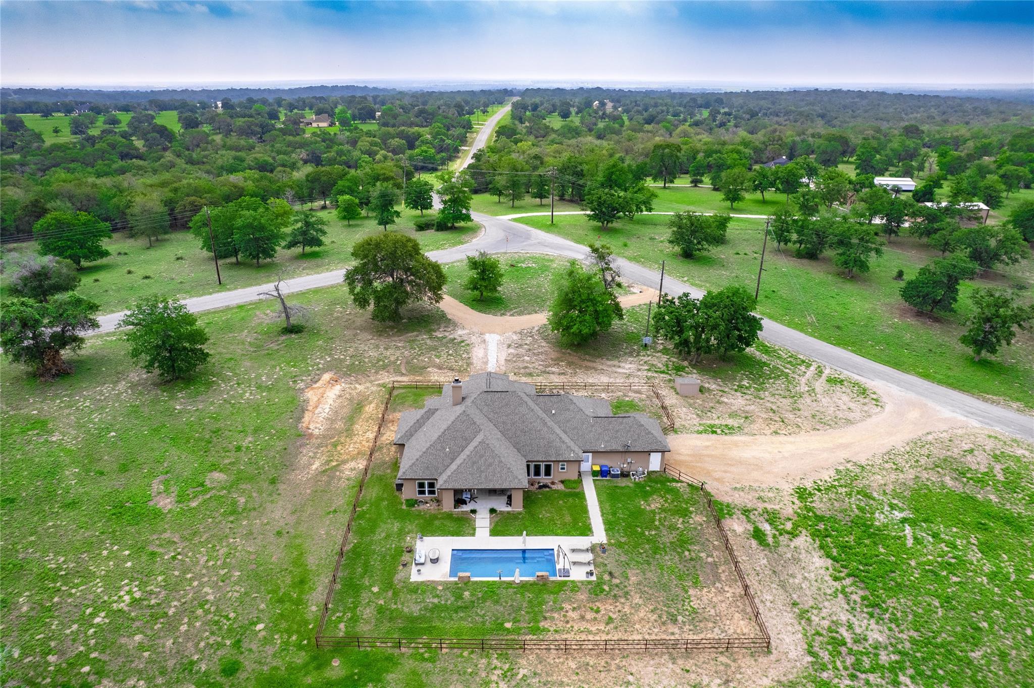 494 Flash Circle Luling TX 78648