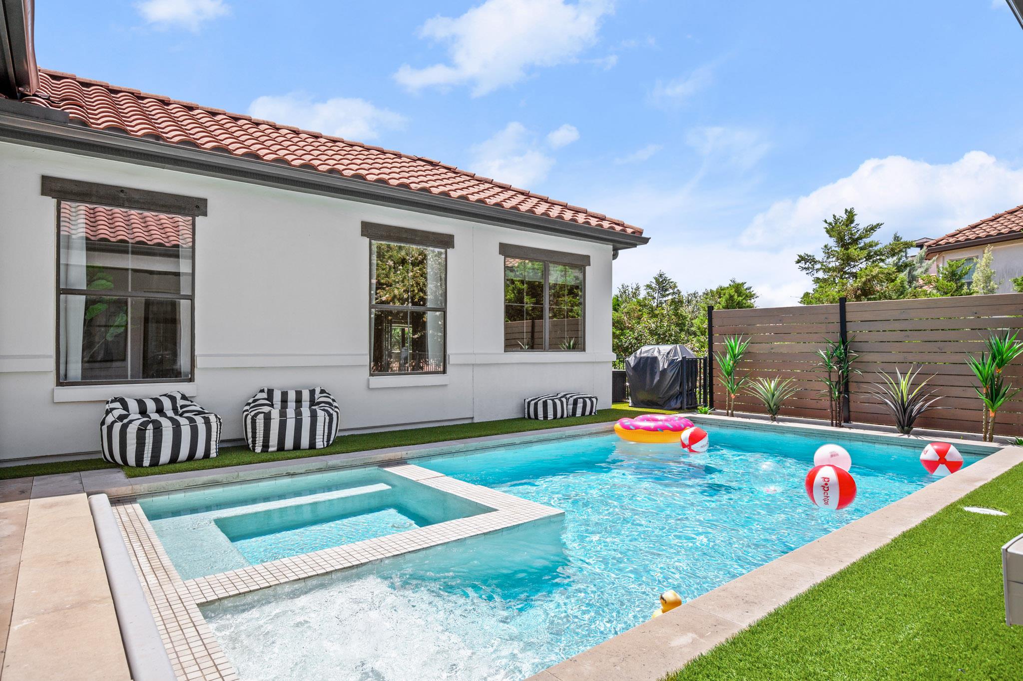 210 Neville Wood Ct Court Austin TX 78738