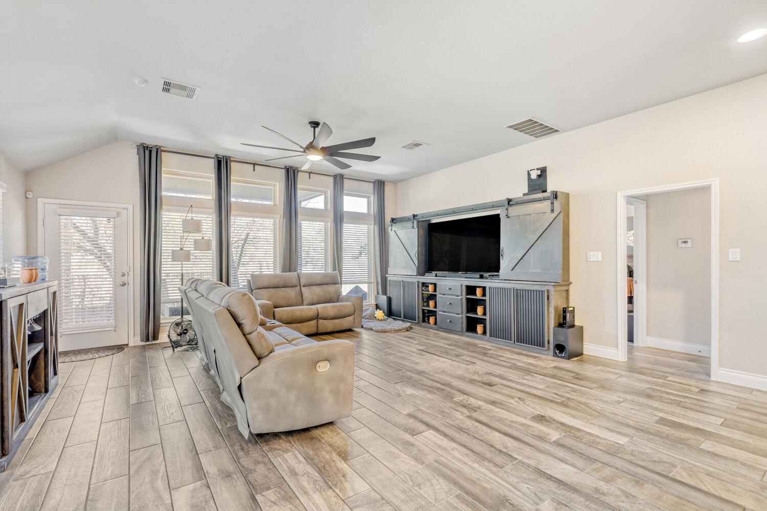 2416 Burberry Lane Leander TX 78641