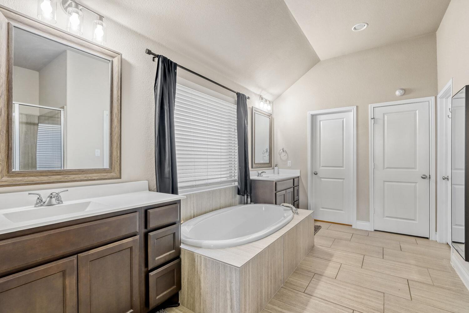 2416 Burberry Lane Leander TX 78641