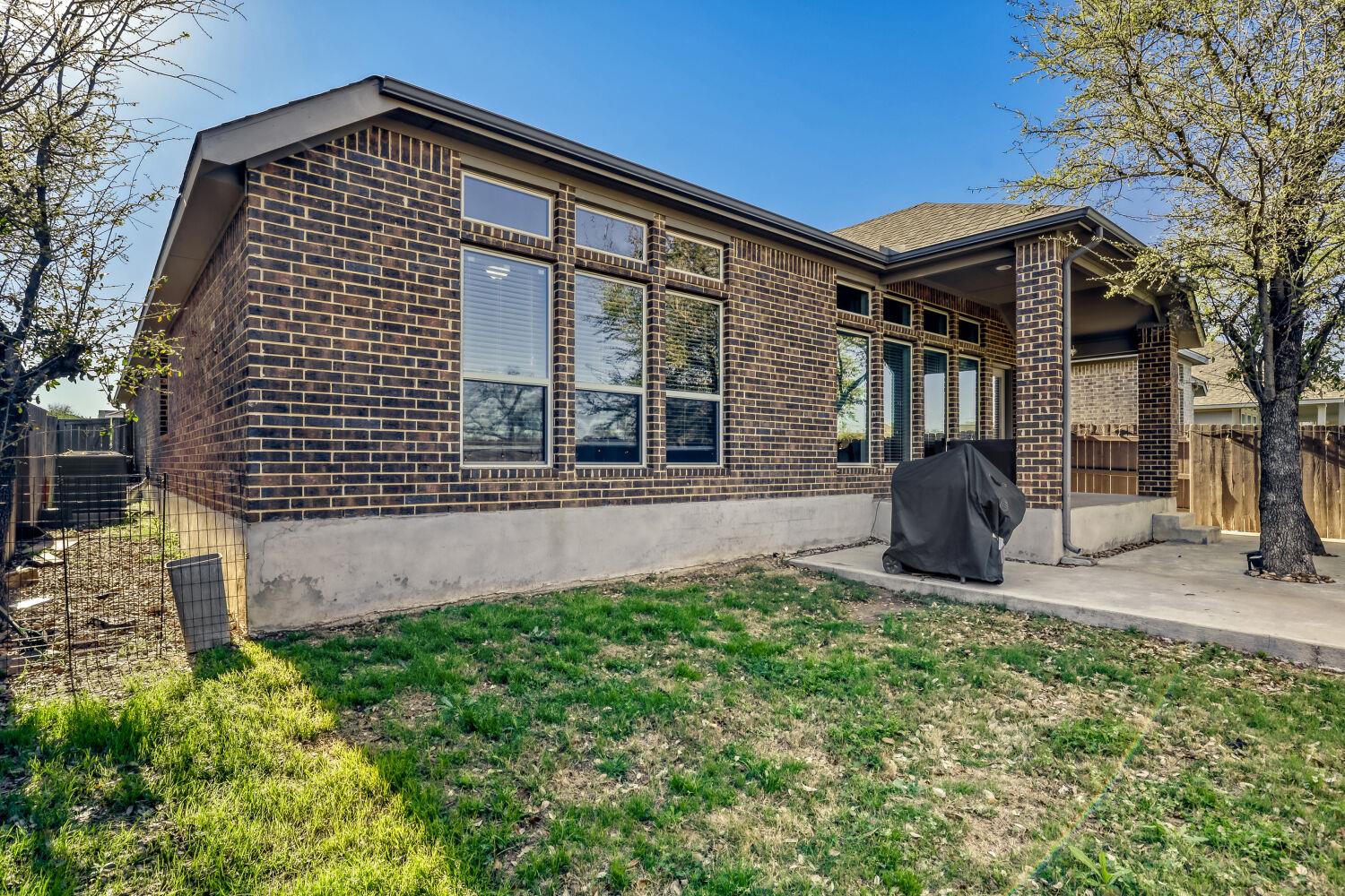 2416 Burberry Lane Leander TX 78641