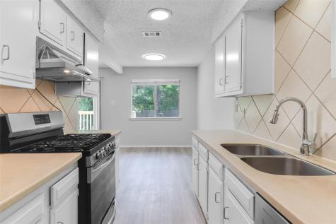 8015 Scotland Yard Austin TX 78759