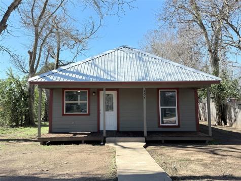 404 Lee Street Smithville TX 78957
