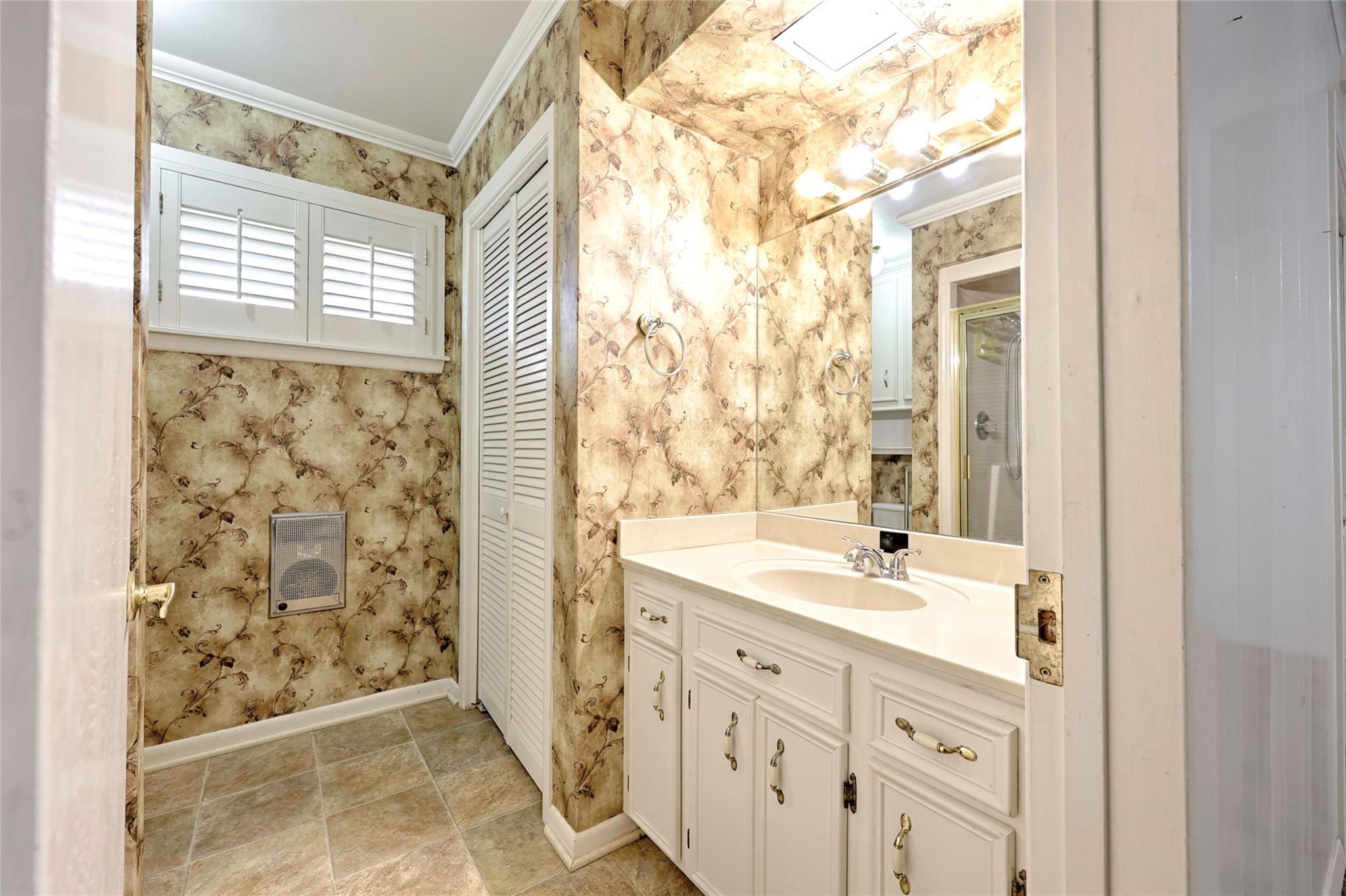 302 Baumgarten Street Schulenburg TX 78956