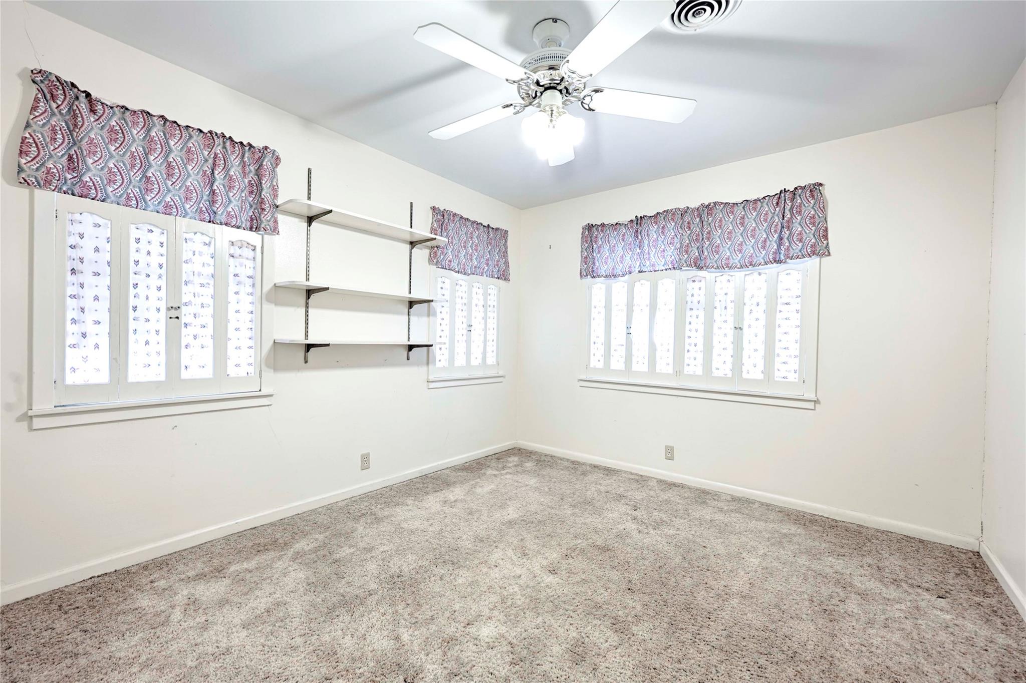 302 Baumgarten Street Schulenburg TX 78956