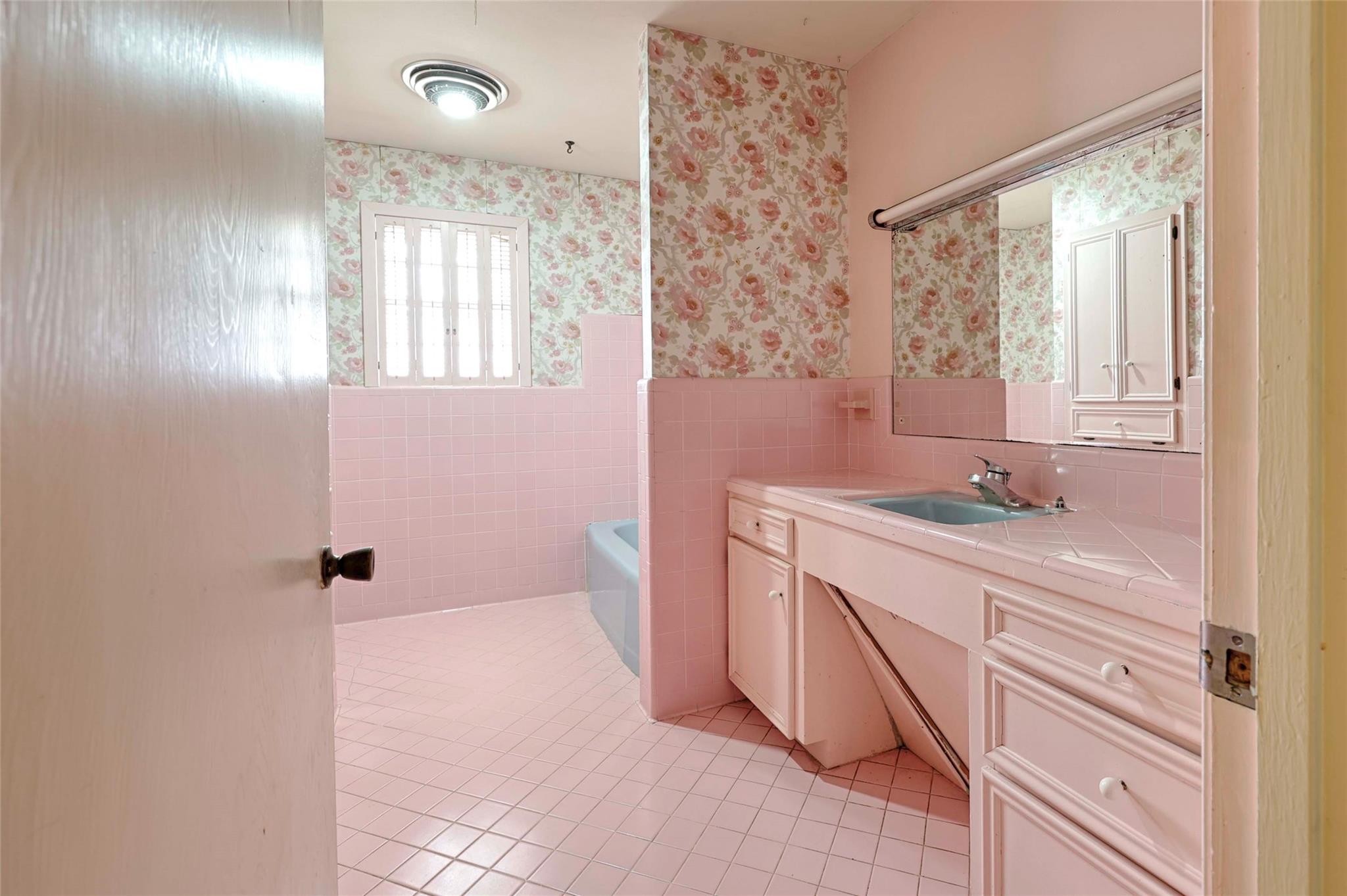 302 Baumgarten Street Schulenburg TX 78956
