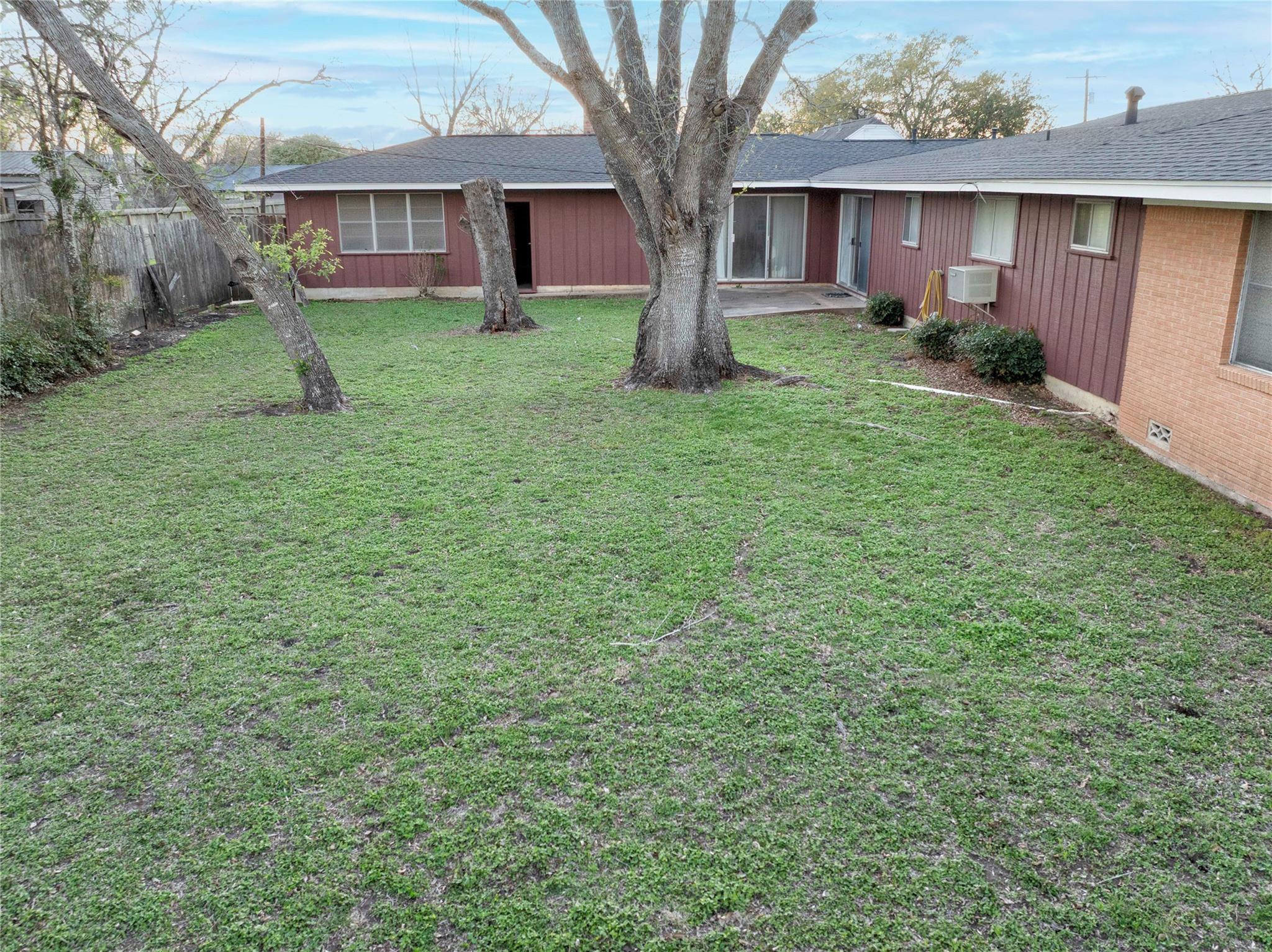 302 Baumgarten Street Schulenburg TX 78956