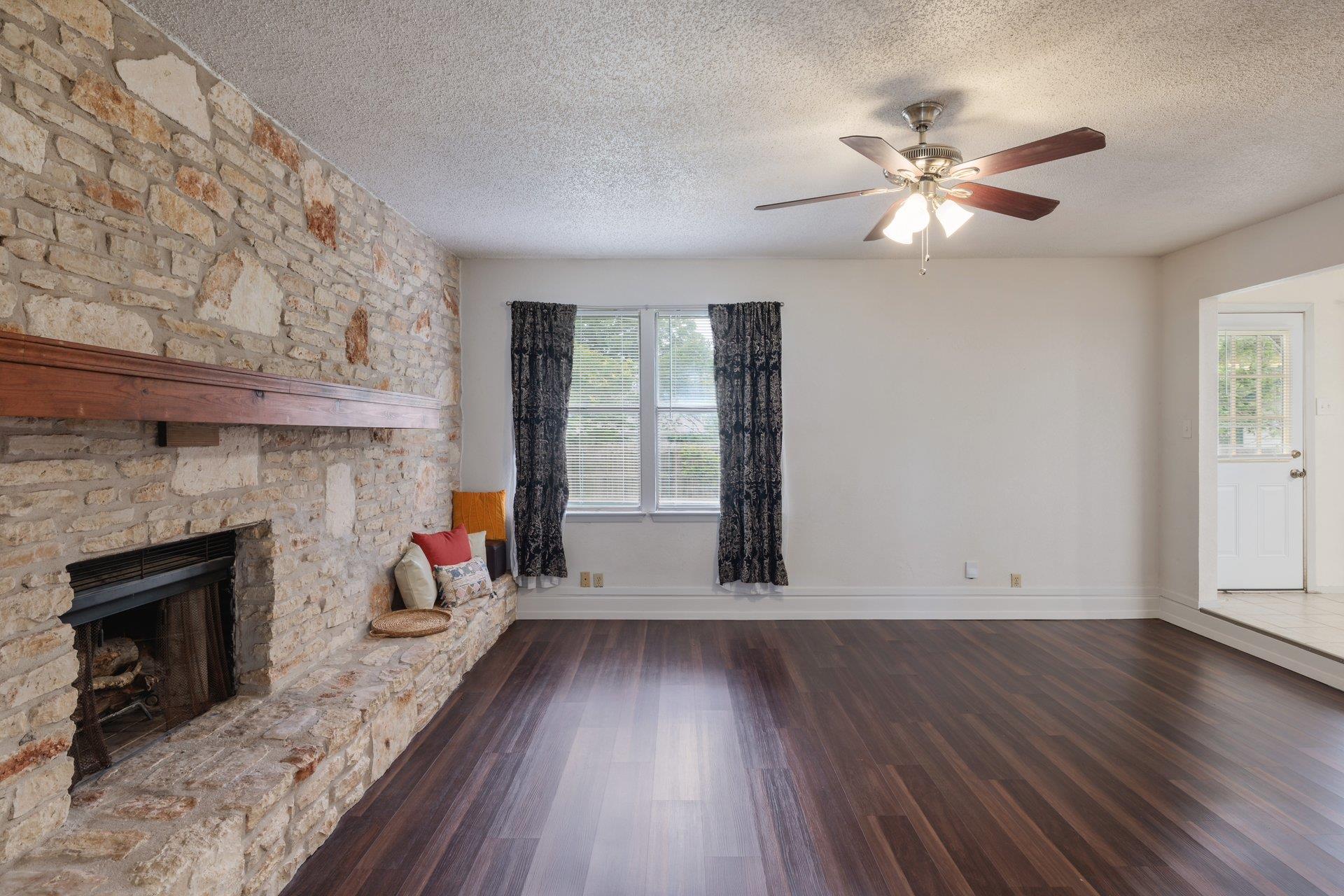 405 Brookhollow Drive Pflugerville TX 78660