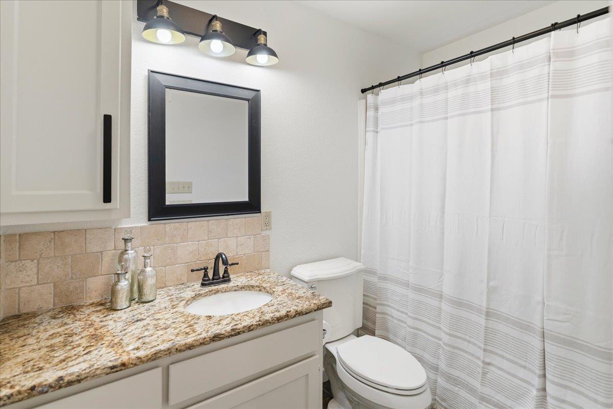 1401 Avenida Serena Marble Falls TX 78654