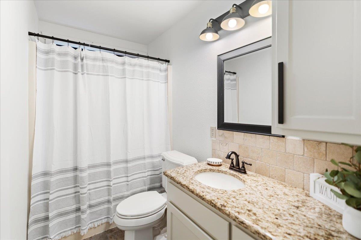 1401 Avenida Serena Marble Falls TX 78654