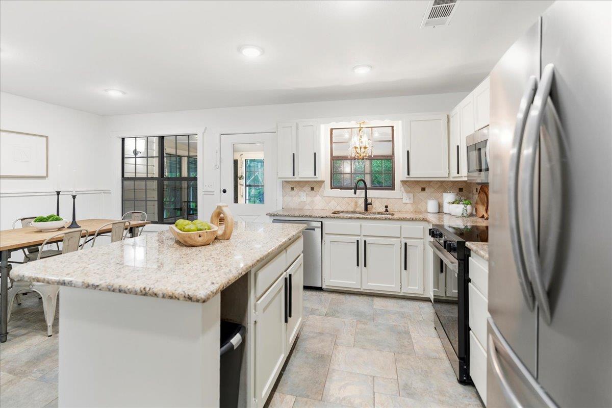 1401 Avenida Serena Marble Falls TX 78654