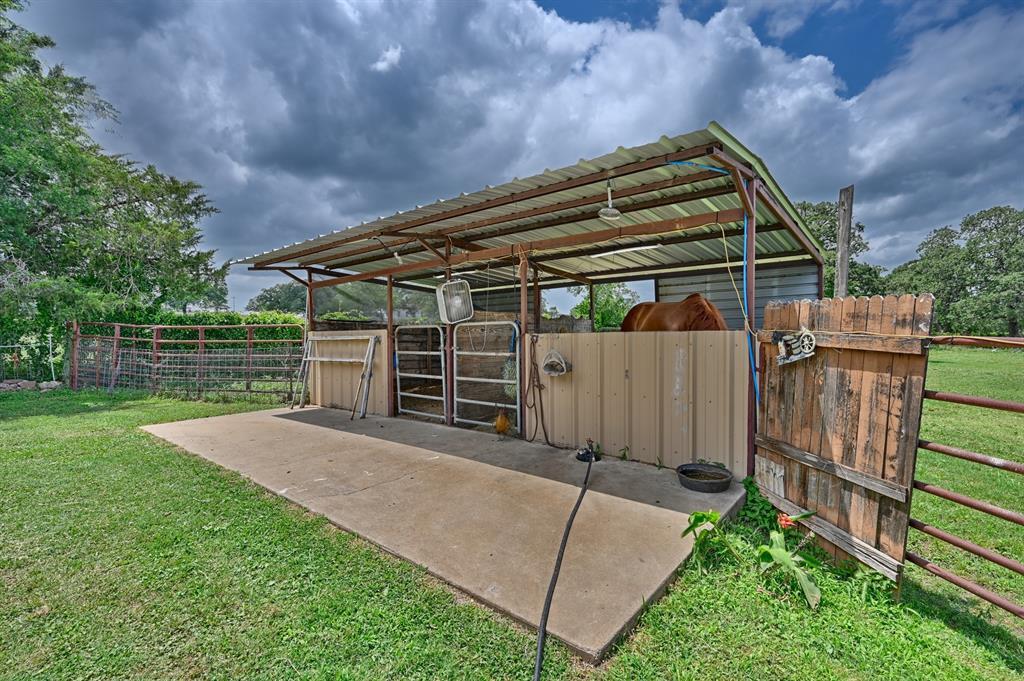 4057 W Highway 21 Paige TX 78659