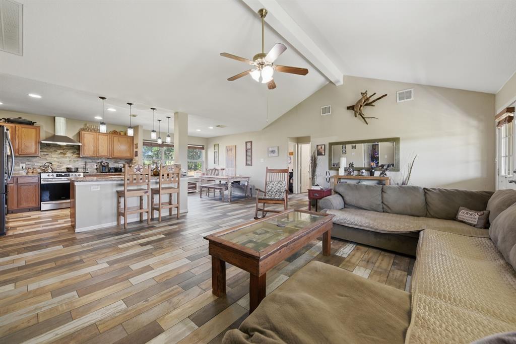 4057 W Highway 21 Paige TX 78659