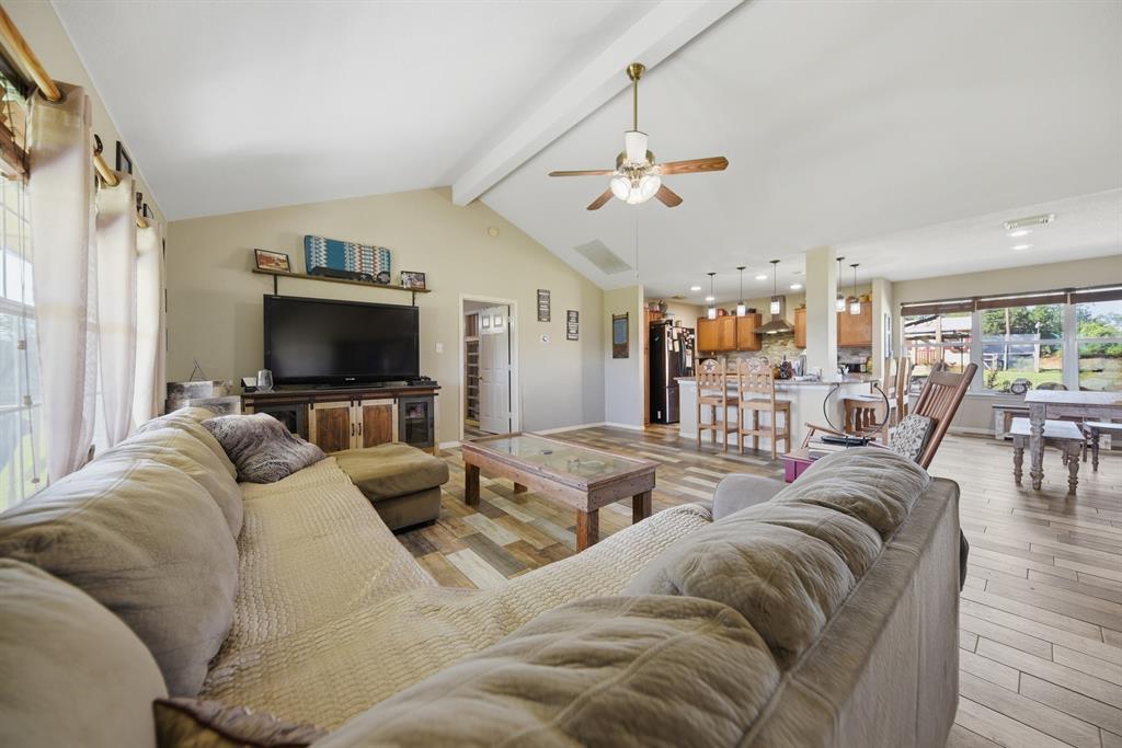 4057 W Highway 21 Paige TX 78659